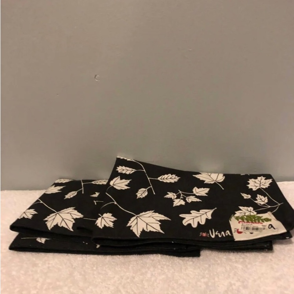 Vera Wang placemat (2 pack)/Get One Free
